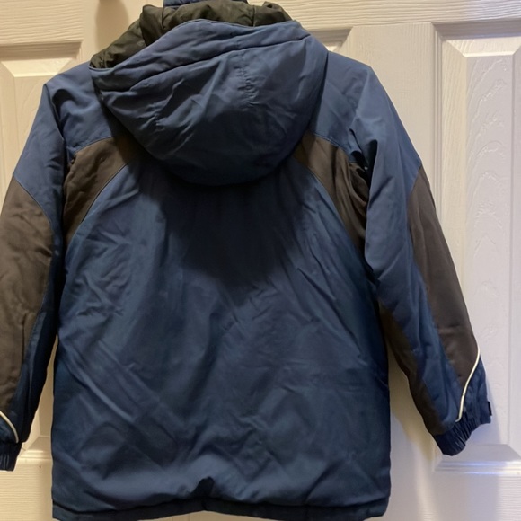 Columbia Sportswear Boy’s Winter Jacket. Youth 10-12 - Picture 6 of 8